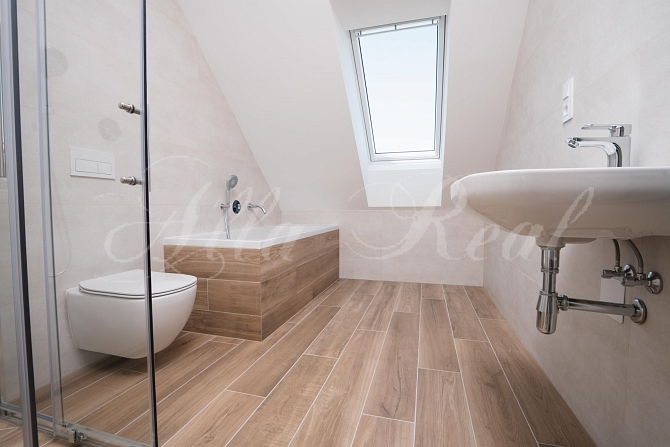 Exkluzivní prodej bytu 4+KK v Ostopovicích, CP 170,1m2, s terasou